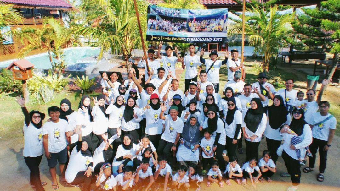 Bayu Beach Penarek Kampung Penarik Kültér fotó