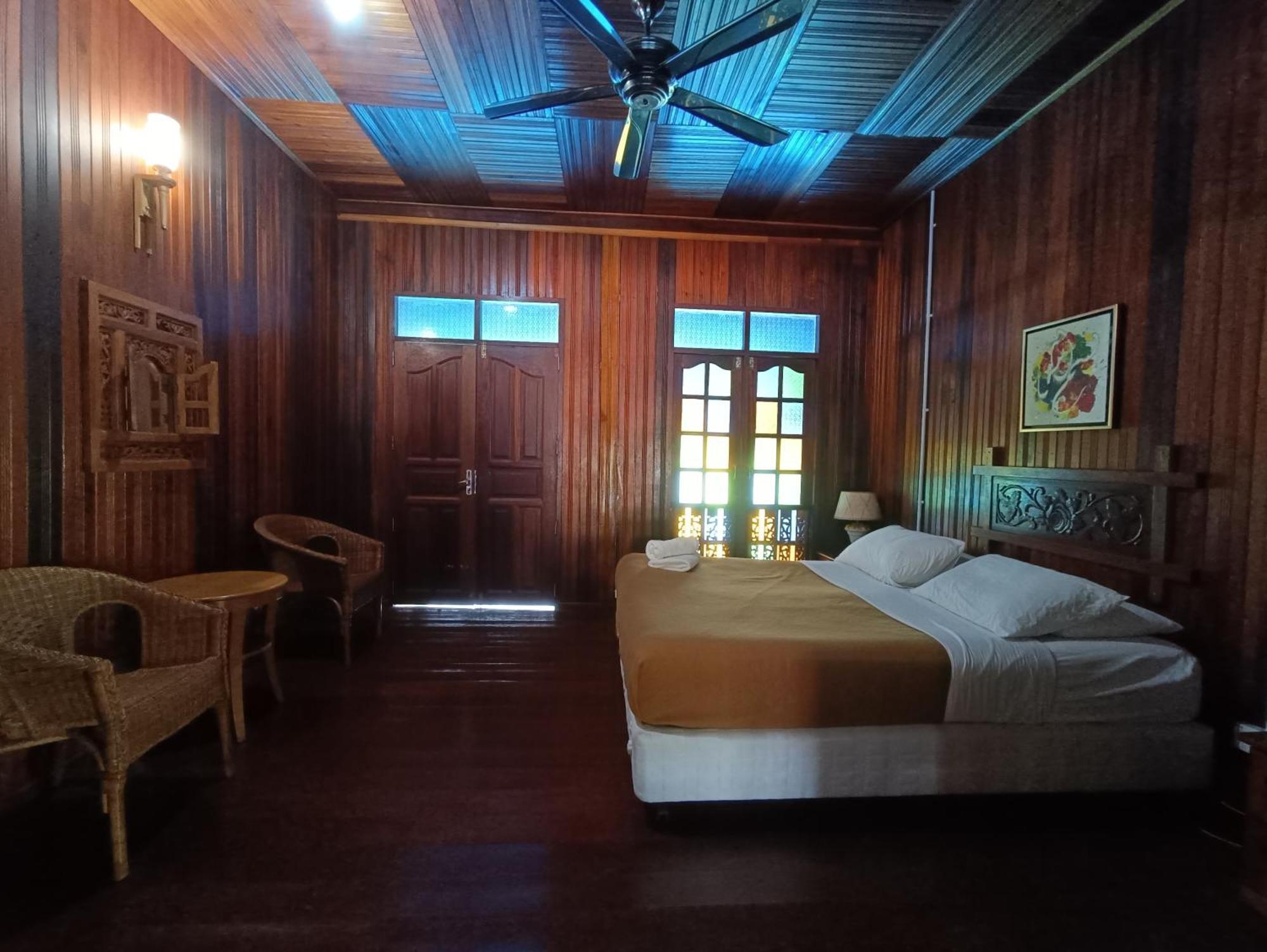 Bayu Beach Penarek Kampung Penarik Szoba fotó